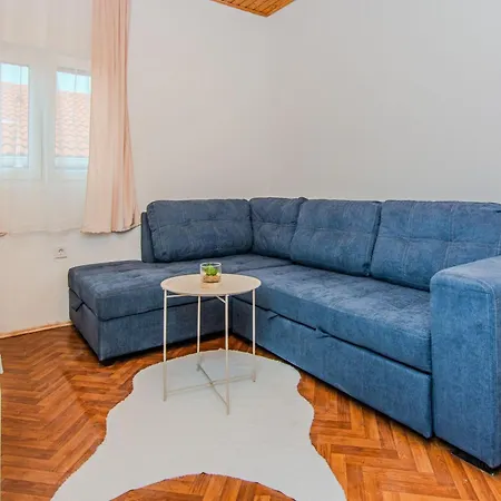 Pisacic By Interhome * Vir