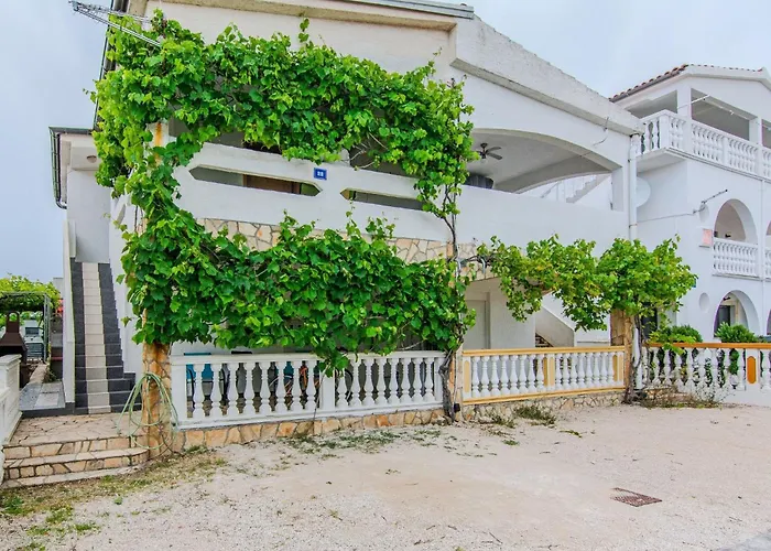 Apartment Pisacic By Interhome *